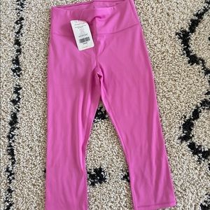BNWT High Waisted Ultracool Crop Leggings